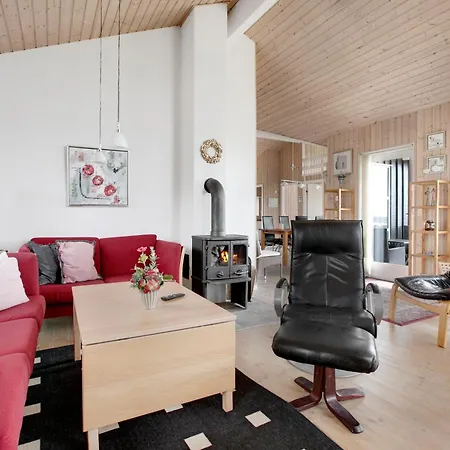 Dom wakacyjny In With 3 Bedrooms And Wifi