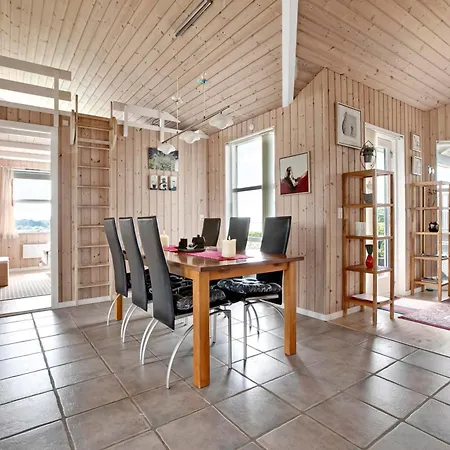 In With 3 Bedrooms And Wifi 펜션 *