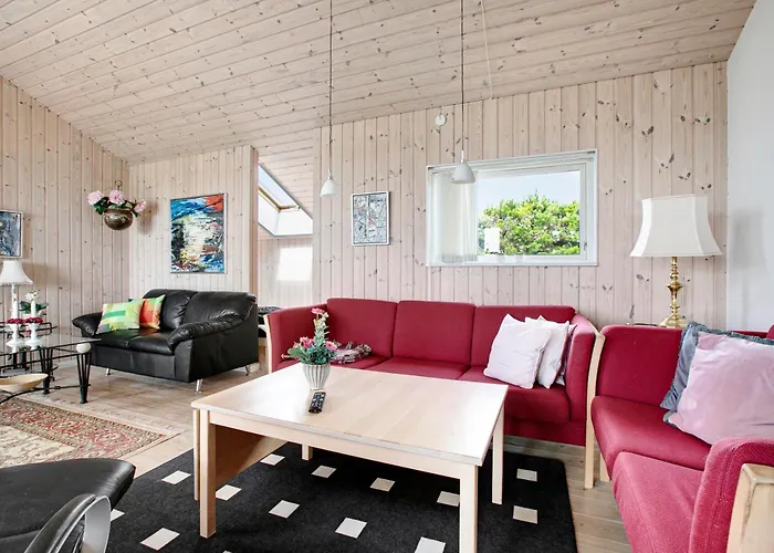 In With 3 Bedrooms And Wifi