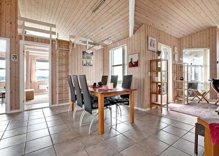 In With 3 Bedrooms And Wifi Hébergement de vacances *