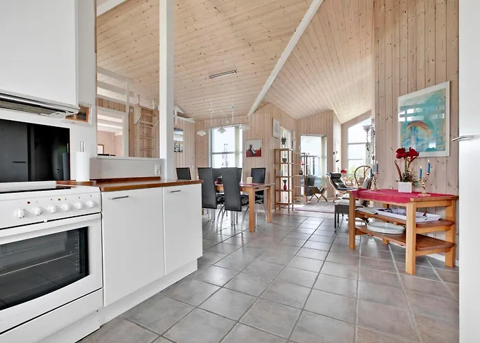 Hébergement de vacances In With 3 Bedrooms And Wifi